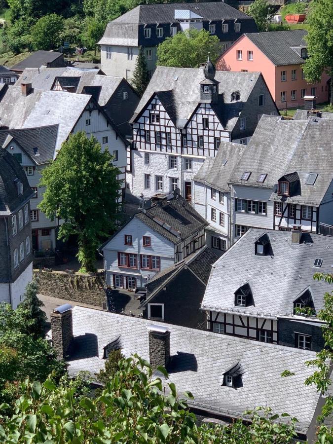 Manoir -1654- Historisch Schlafen In Monschaus Altstadt Eksteriør billede