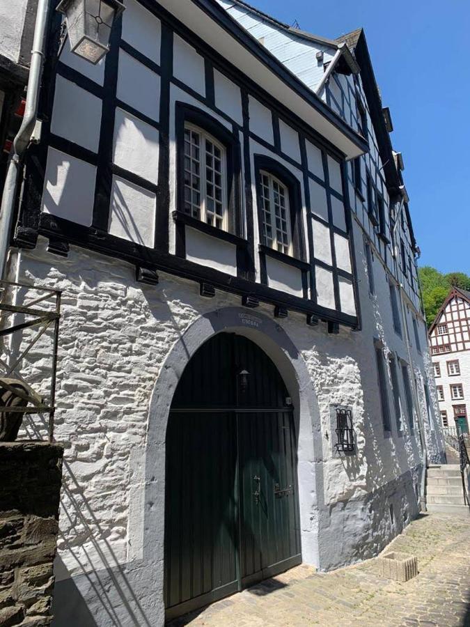 Manoir -1654- Historisch Schlafen In Monschaus Altstadt Eksteriør billede
